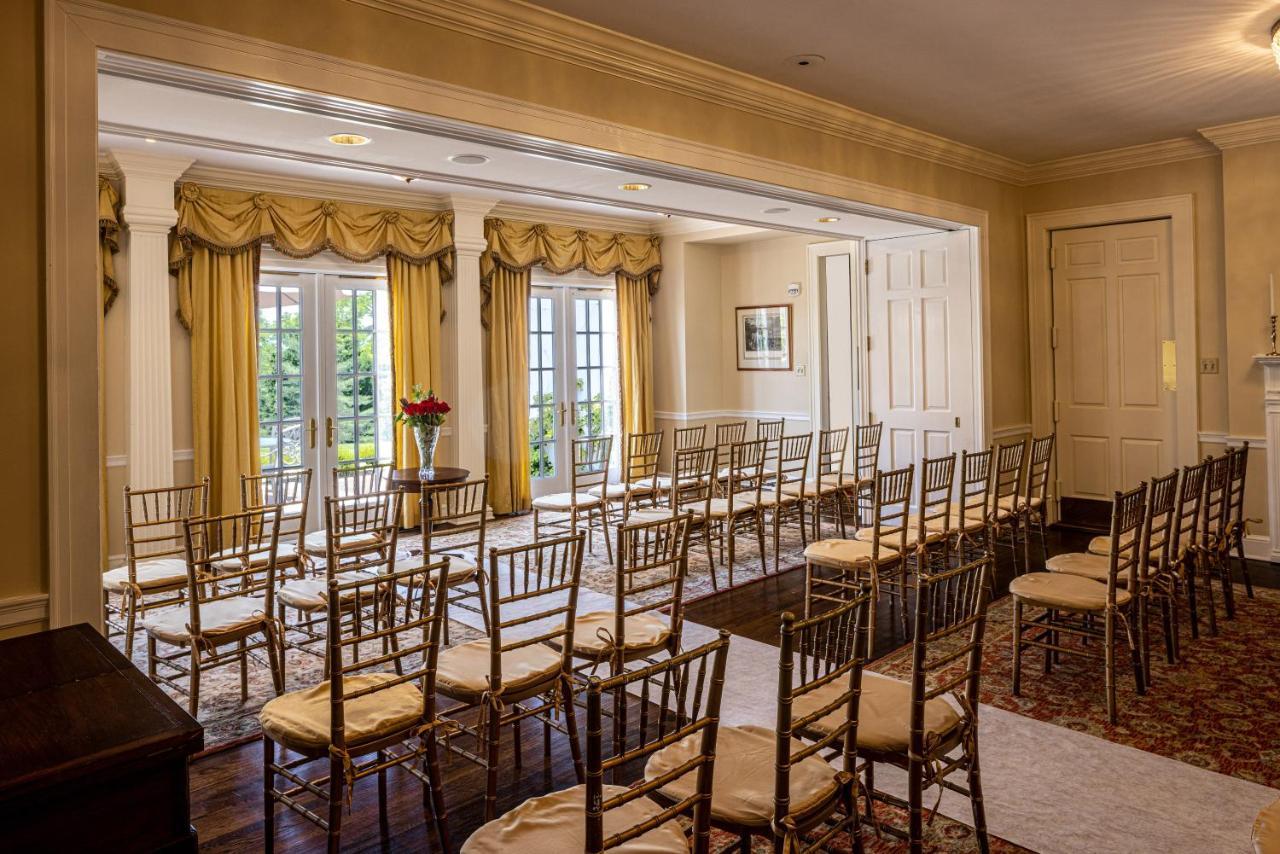 Baywood Conference And Lodging Center Coraopolis Bagian luar foto