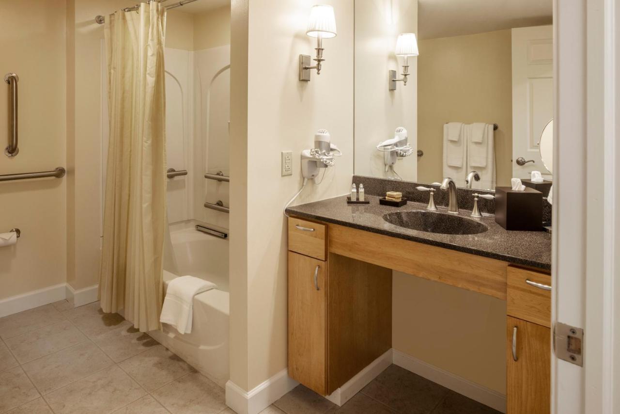 Baywood Conference And Lodging Center Coraopolis Bagian luar foto